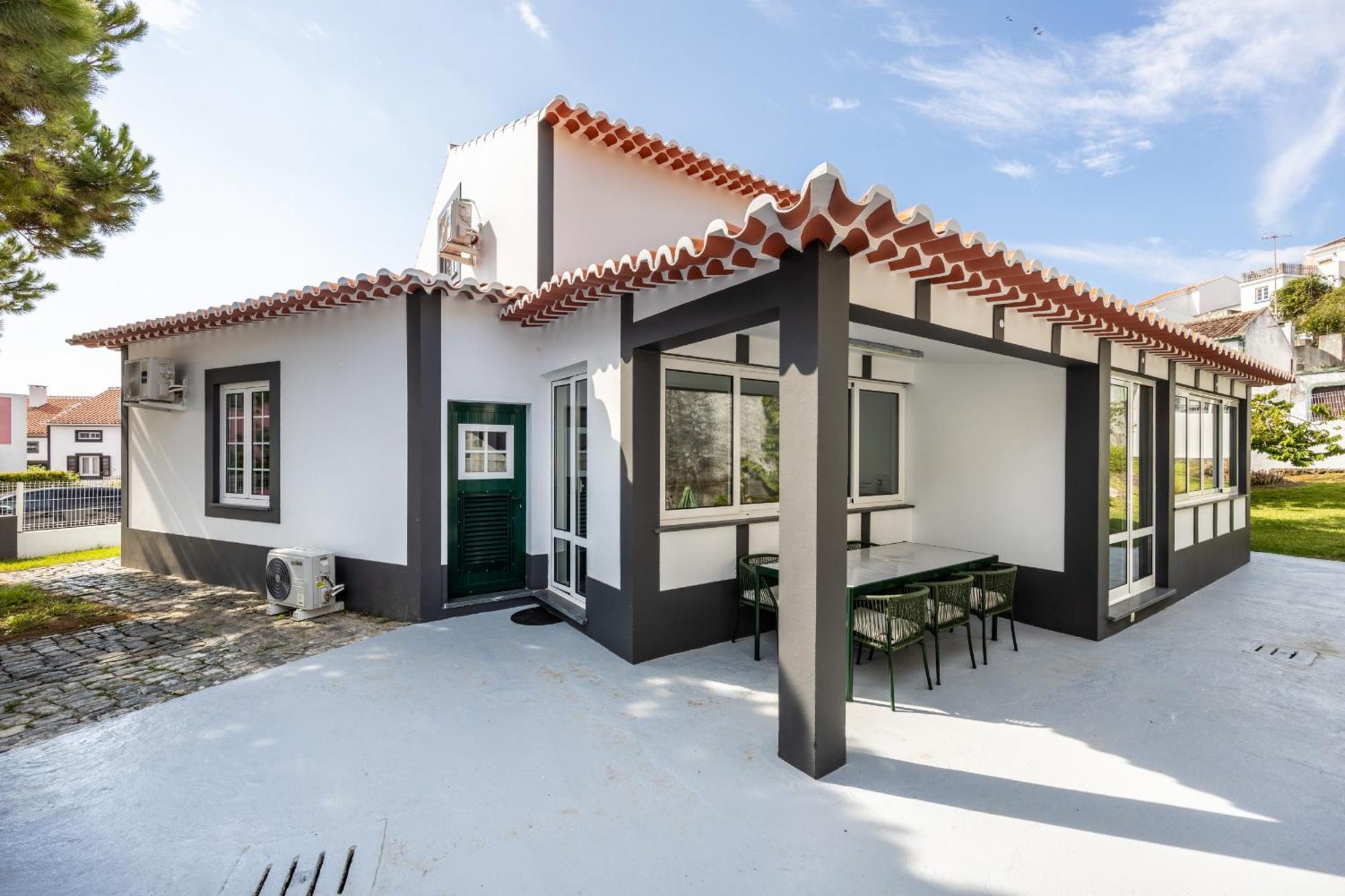 Angra Charming Suites By Seewest Angra do Heroísmo Exteriér fotografie