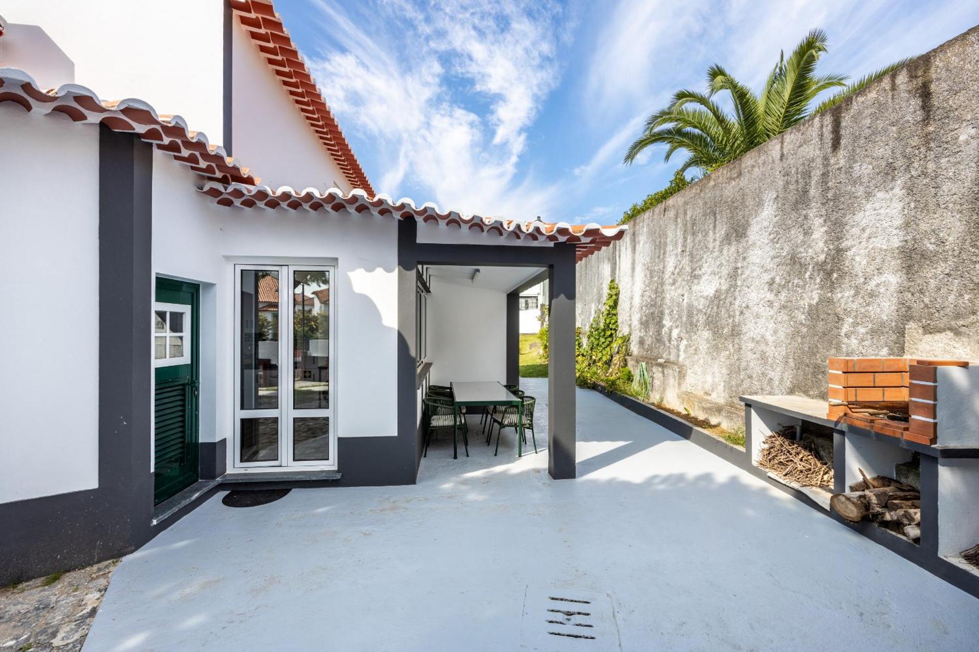 Angra Charming Suites By Seewest Angra do Heroísmo Exteriér fotografie