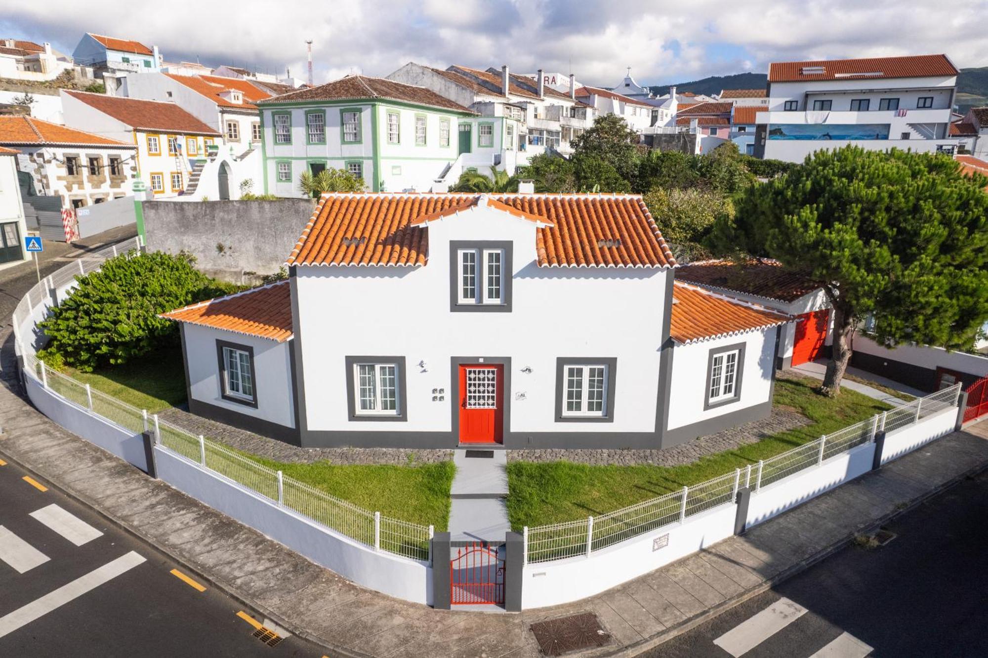 Angra Charming Suites By Seewest Angra do Heroísmo Exteriér fotografie