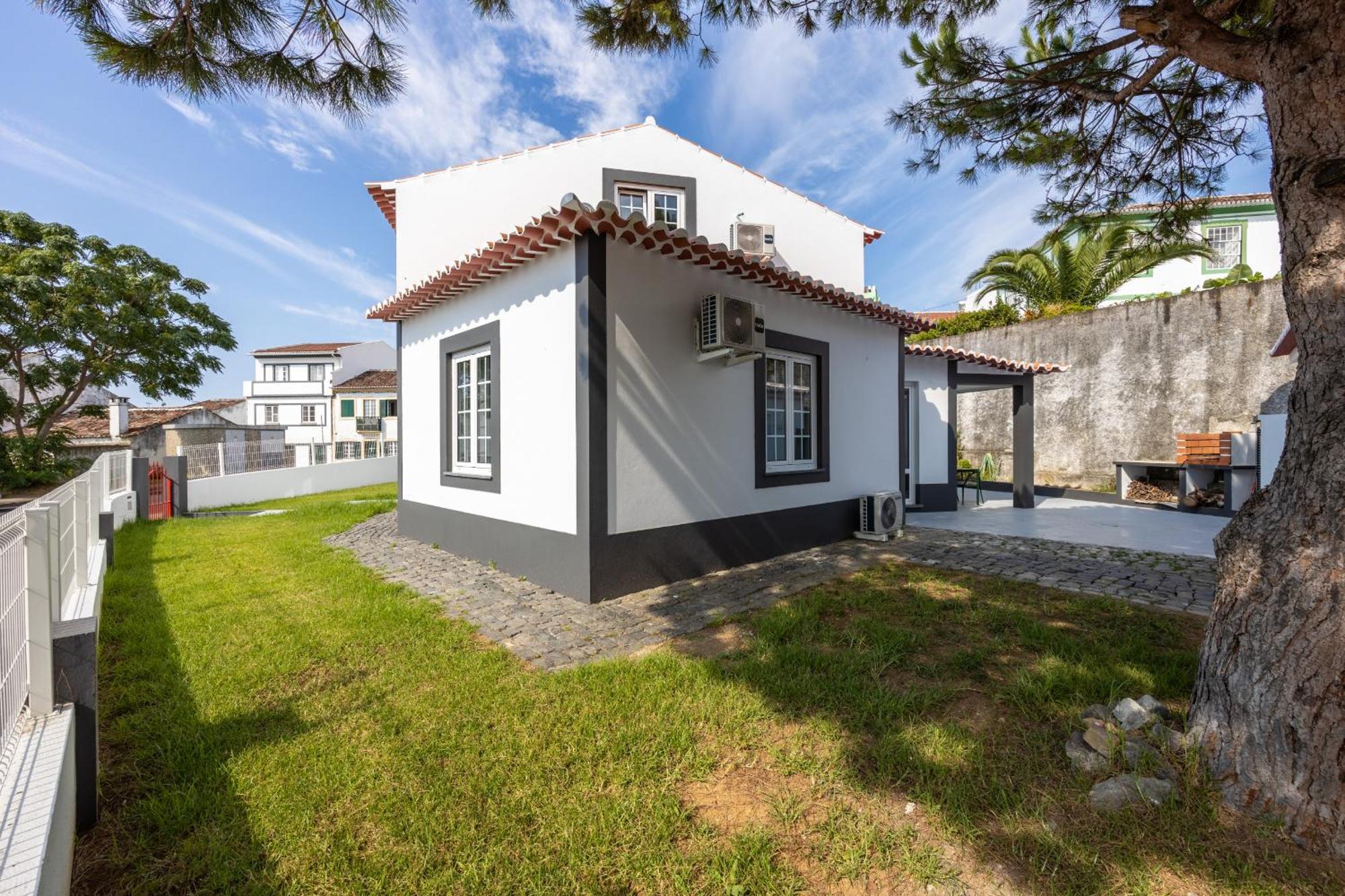 Angra Charming Suites By Seewest Angra do Heroísmo Exteriér fotografie